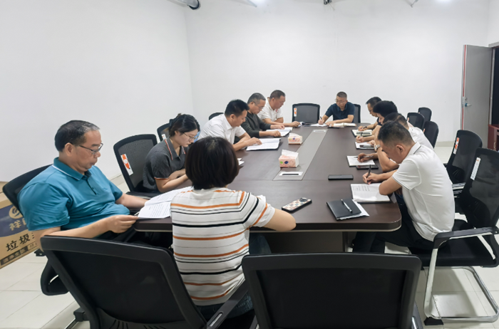 淮糧實(shí)業(yè)公司召開深入貫徹中央八項(xiàng)規(guī)定精神學(xué)習(xí)教育總結(jié)會(huì)議